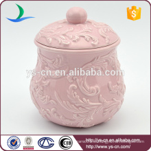 Venta al por mayor en relieve rosa pot cerámica con cubierta